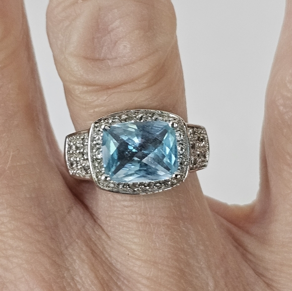 Vintage Genuine Blue Topaz & Diamond Ring Sterling Silver Size 6! - Picture 8 of 9
